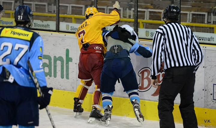 Dorast doma dvakrát zdolal Slovan a je naďalej lídrom extraligy